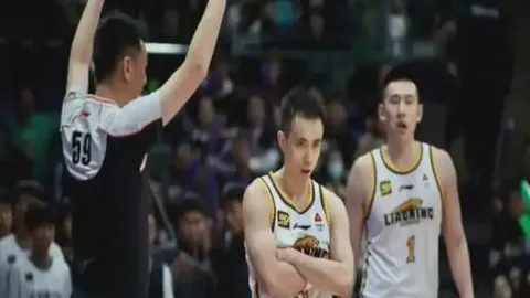 【直播】Uzi点评BLG：BLG今日战意不足，大龙决策引240楼热议