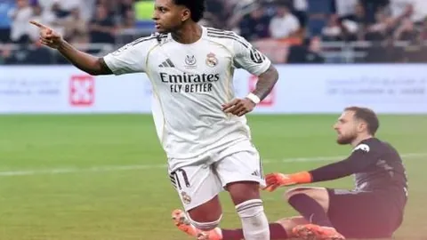 “噩耗！悉尼至霍巴特帆船赛事发生悲剧，两名船员遇难帆桁”